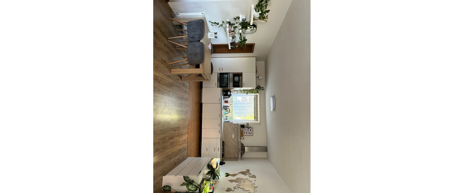 PRIESTRANNÝ 3-IZBOVÝ BYT S BALKÓNOM, PARKOVANÍM