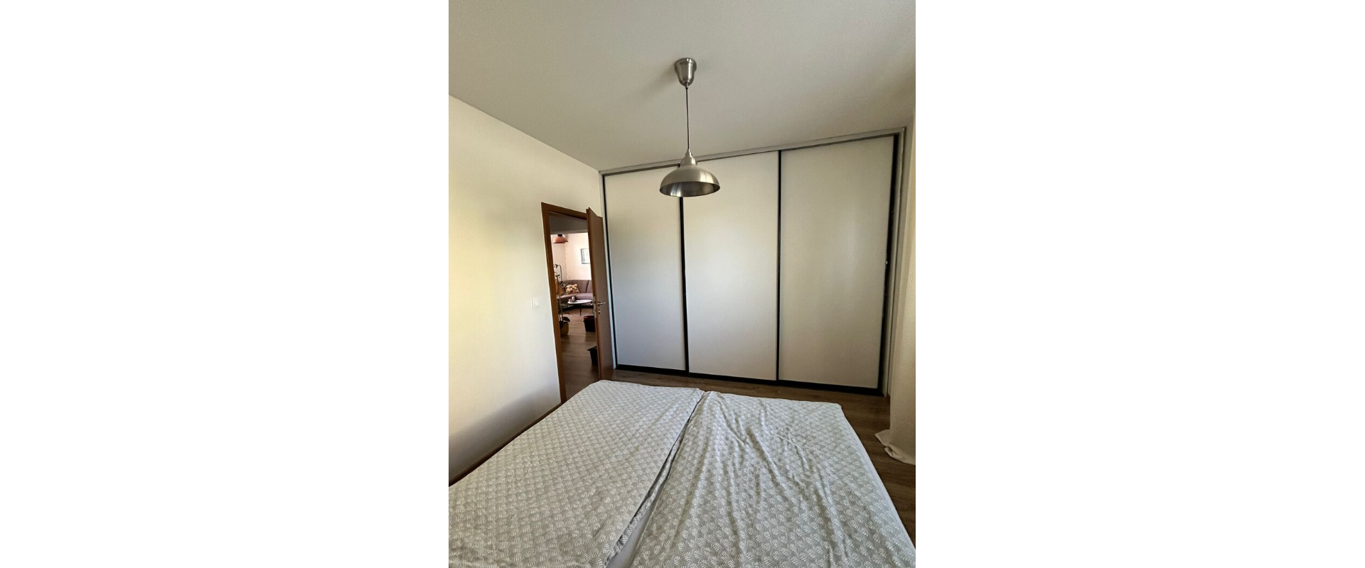 PRIESTRANNÝ 3-IZBOVÝ BYT S BALKÓNOM, PARKOVANÍM