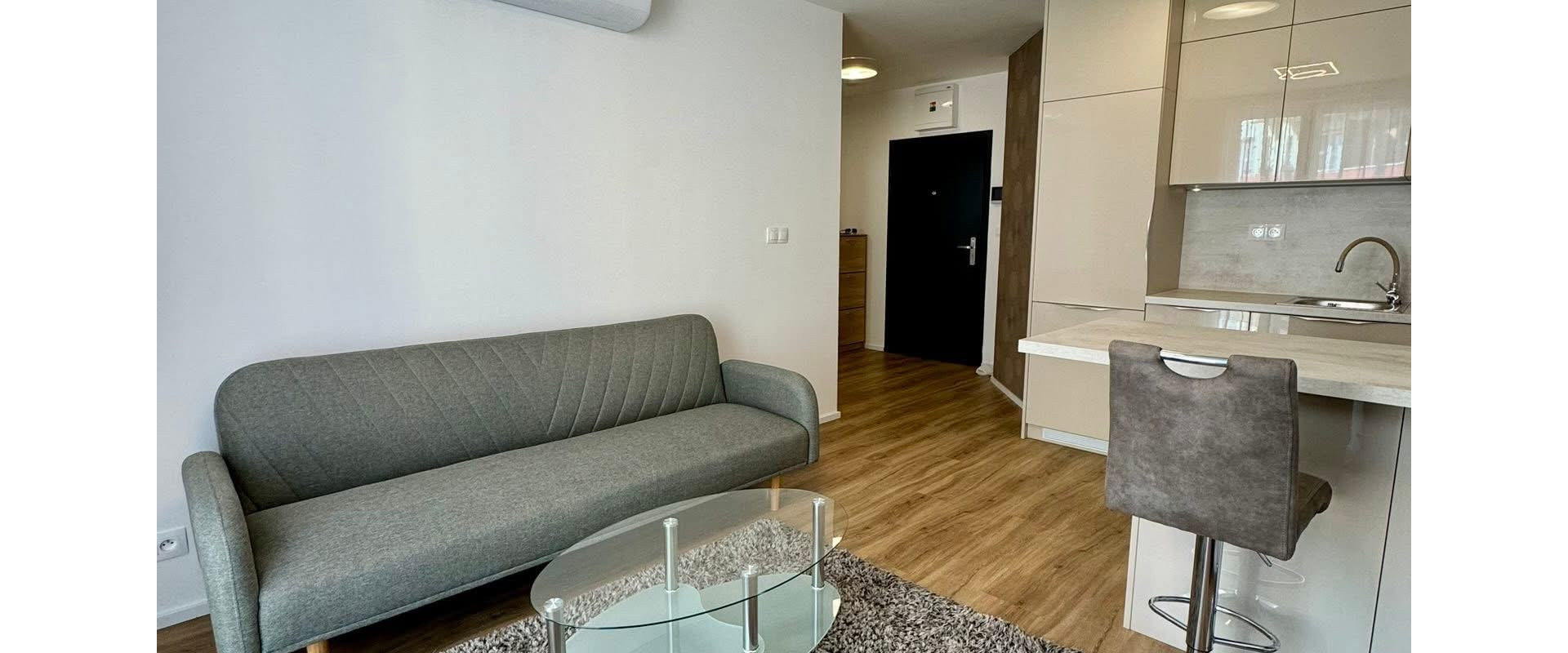 Na prenájom 2-izb byt s garážovým státim v centre Pezinka