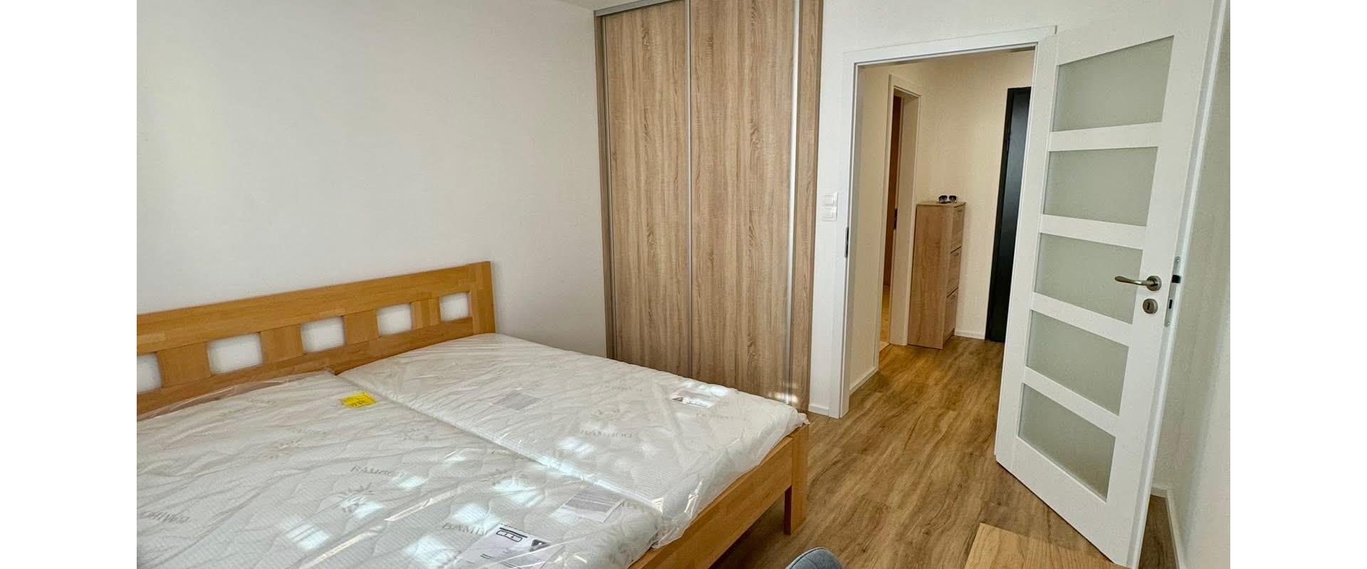 Na prenájom 2-izb byt s garážovým státim v centre Pezinka