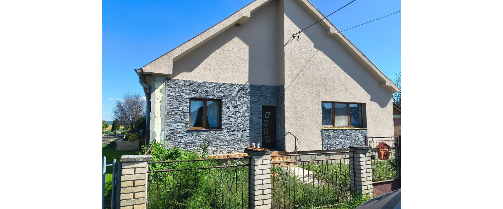 Na predaj: 5-izbový rodinný dom v obci Hul – veľký pozemok