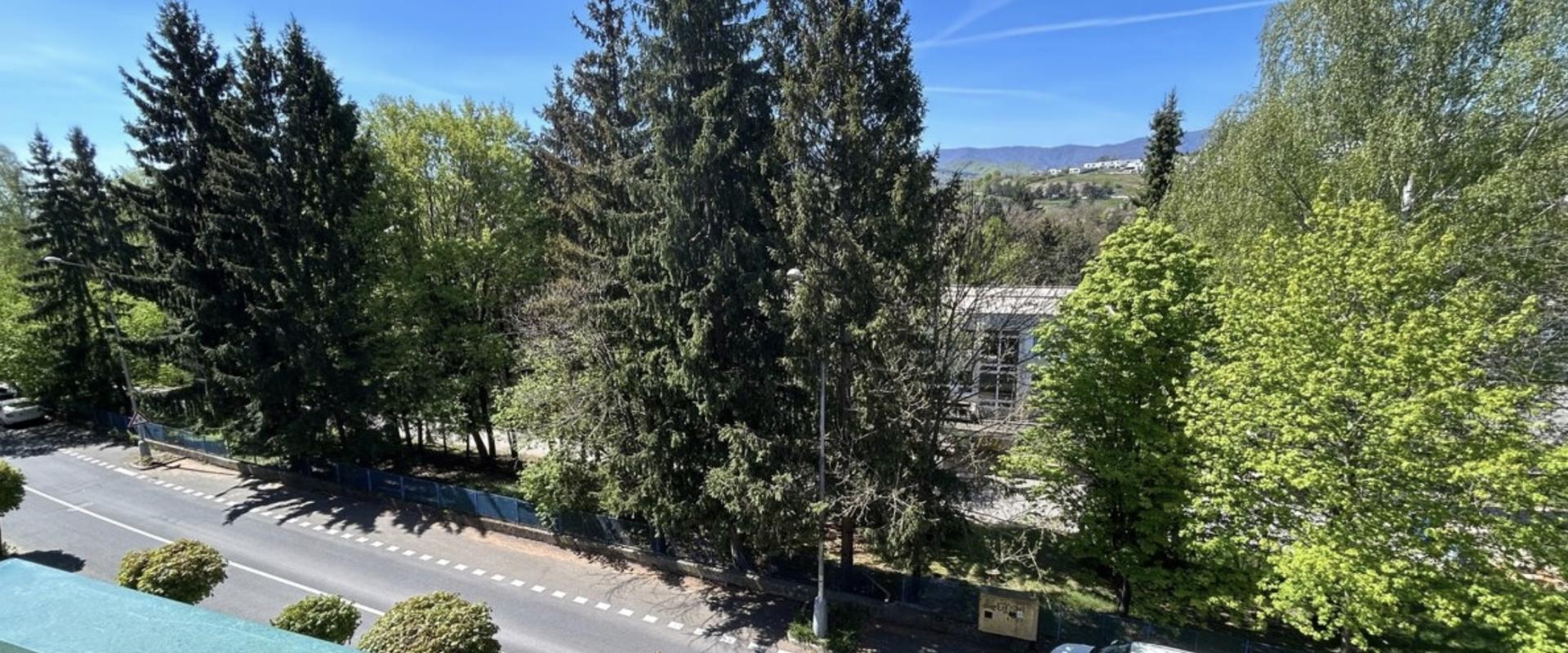 Prenájom priestranného 2-izbového bytu v centre