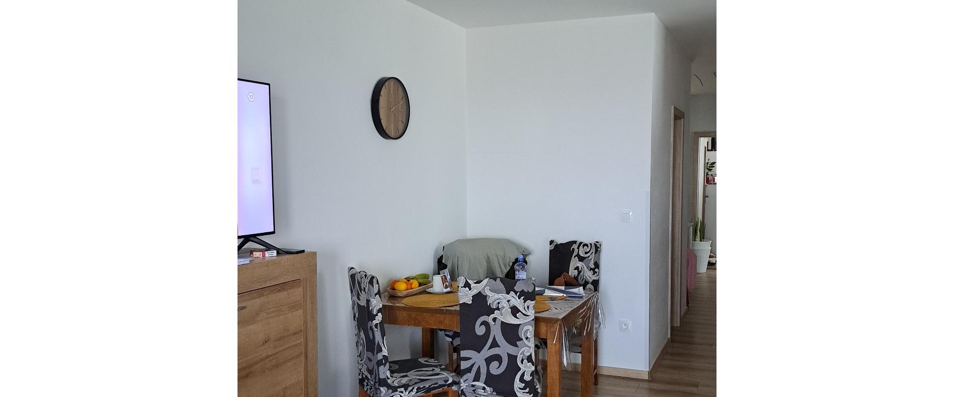 Veľký 3izb. byt s veľkou terasou 35 min od BA