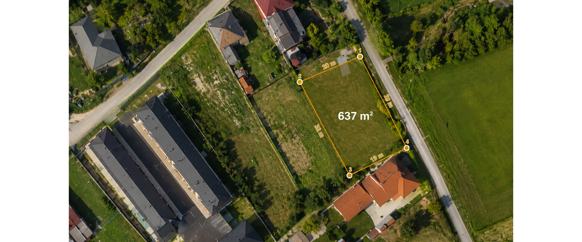 STAVEBNÝ POZEMOK 637 m² – TOMÁŠIKOVO