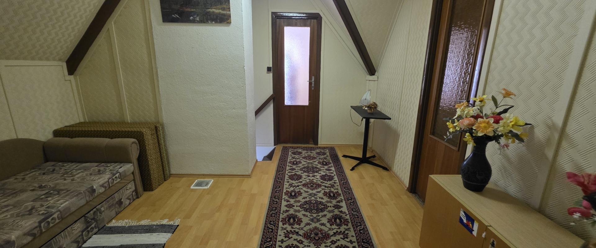 ZARIADENÁ CHATA PRI DUNAJI NEĎALEKO ŠTÚROVA