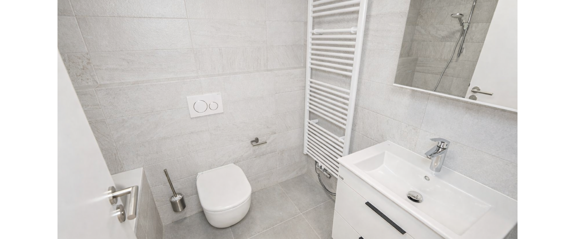 PREDAJ - Slnečný 3 izbový byt - loggia + parkovacie státie - Vinohrady - Nové Mesto
