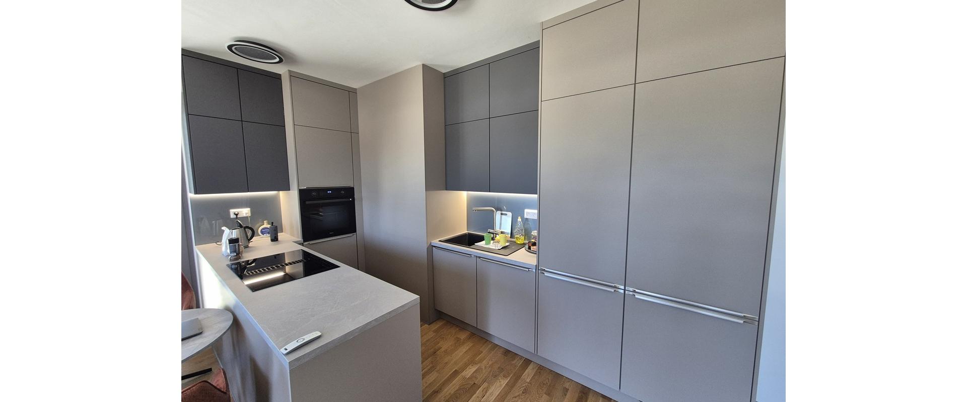 PREDAJ KRÁSNY 3-IZB. APARTMÁN, 2X BALKÓN, PROJEKT METROPOLIS