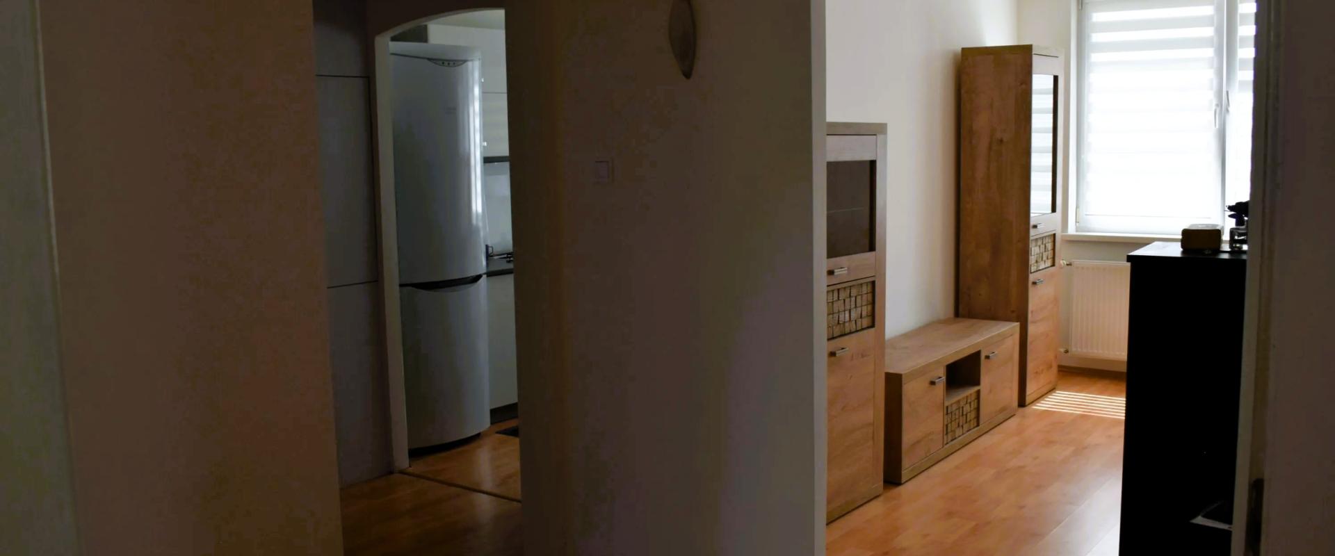 Na prenájom zrekonštruovaný 3-izbový byt na Laboreckej ulici v Humennom.