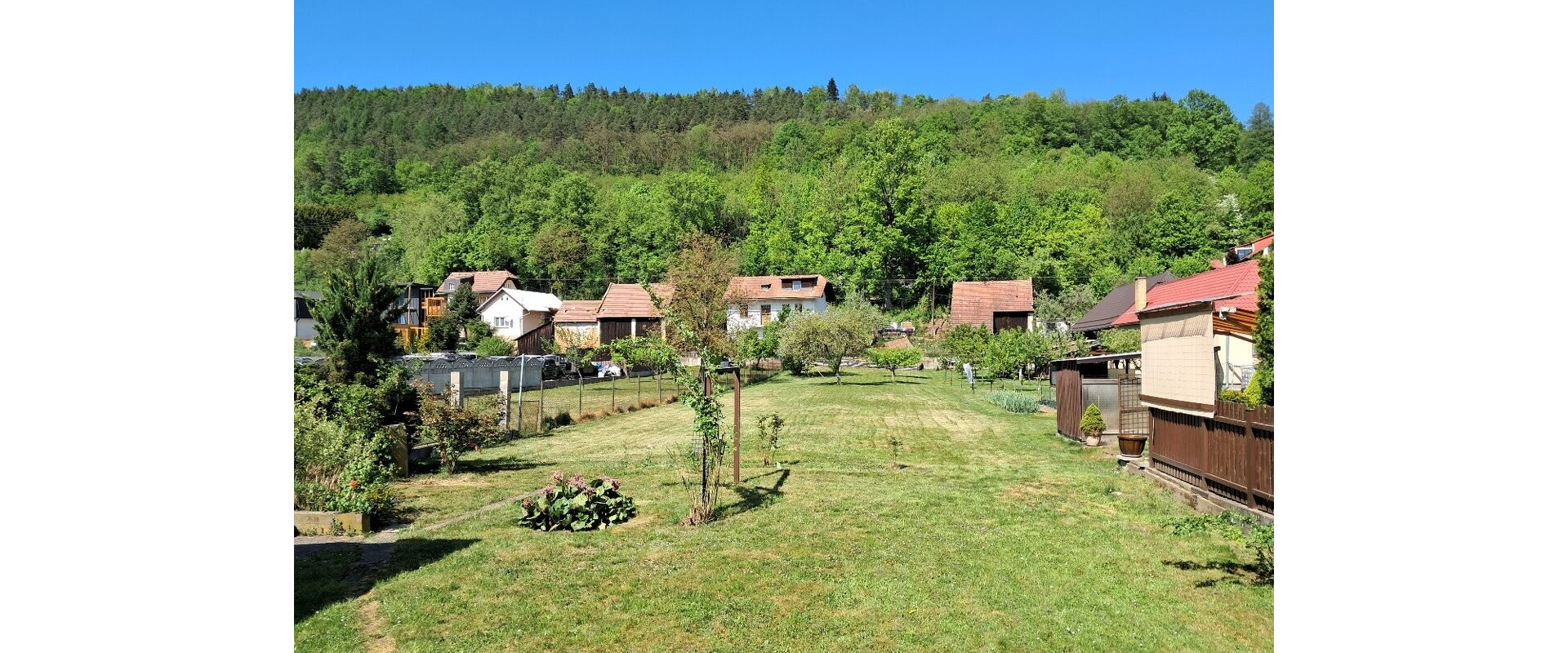 Na predaj rodinný dom s rozľahlým pozemkom v Považskom Chlmci