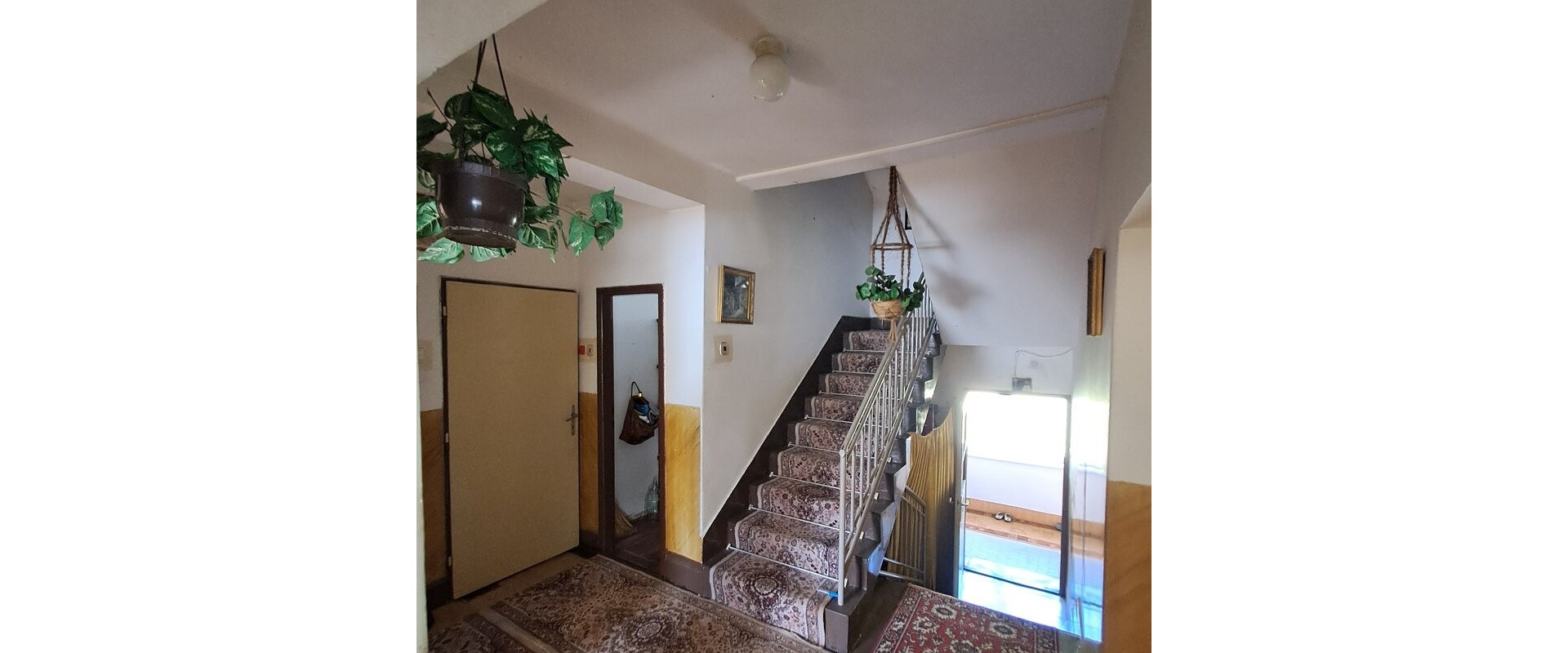 Na predaj rodinný dom s rozľahlým pozemkom v Považskom Chlmci