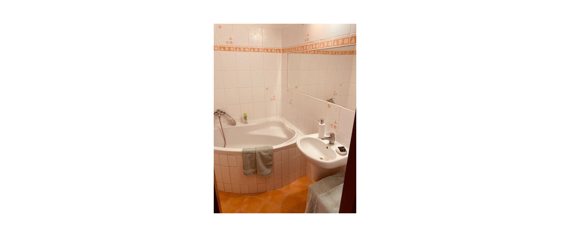 Prenájom 2-izbový byt - 50 m² v pokojnej lokalite - Vlčince