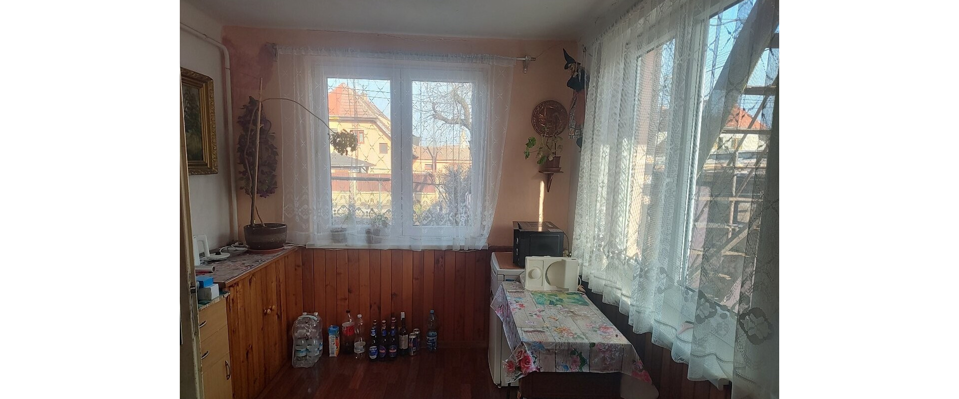 Dvojpodlažný dom na predaj, v obci pár minút autom od Žiliny