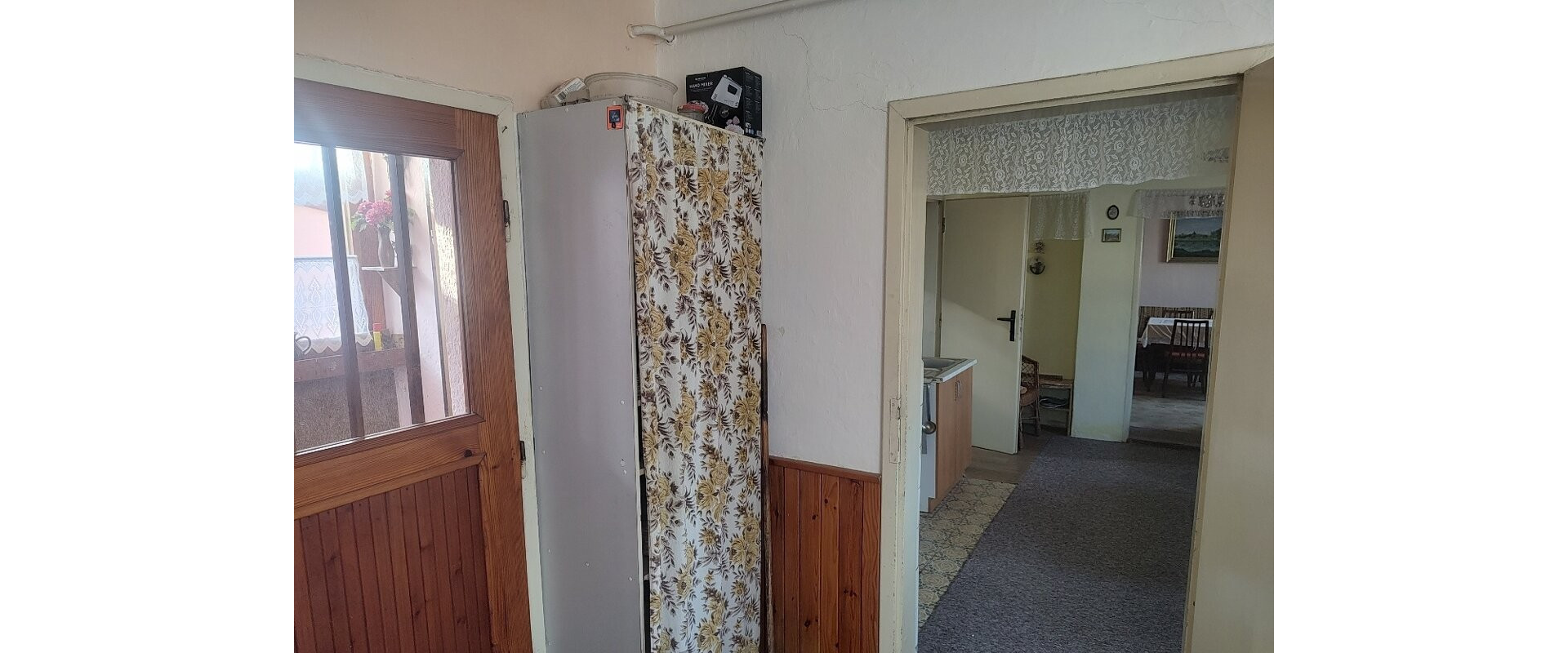 Dvojpodlažný dom na predaj, v obci pár minút autom od Žiliny
