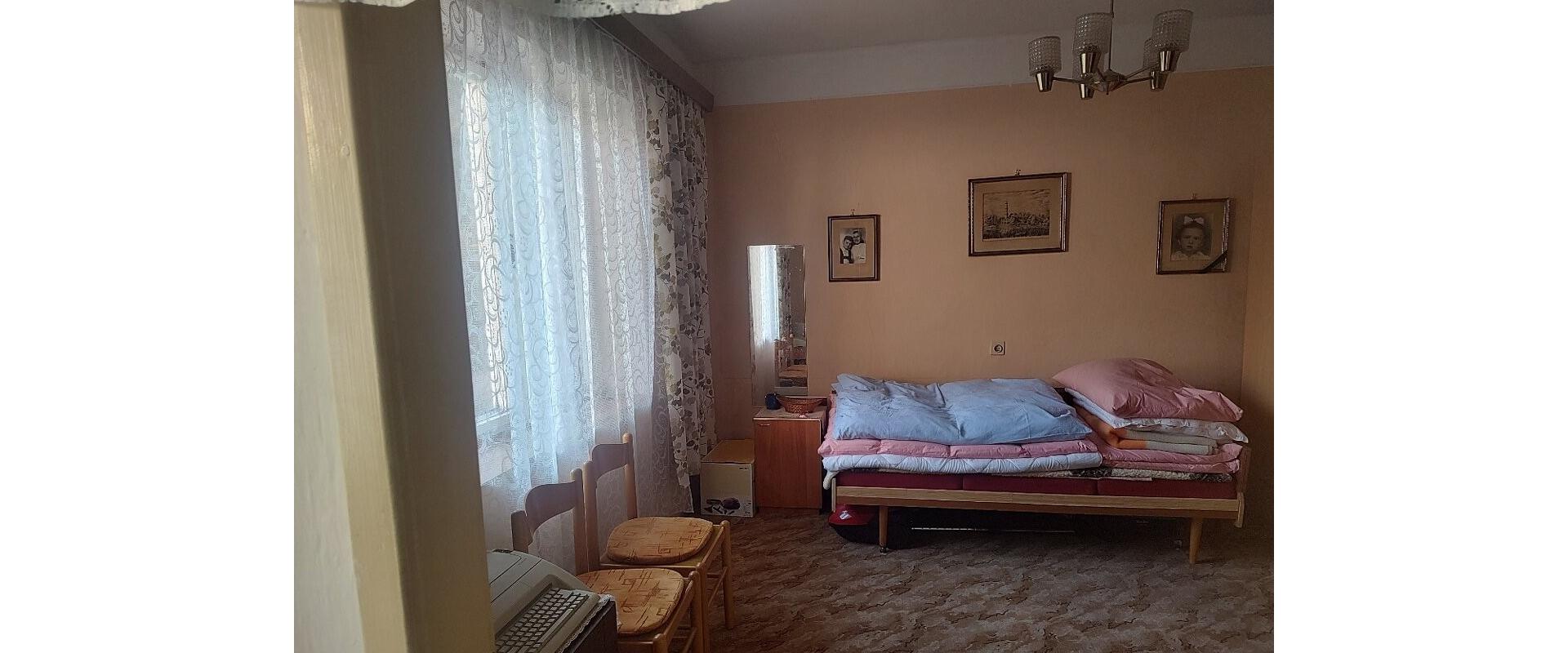 Dvojpodlažný dom na predaj, v obci pár minút autom od Žiliny