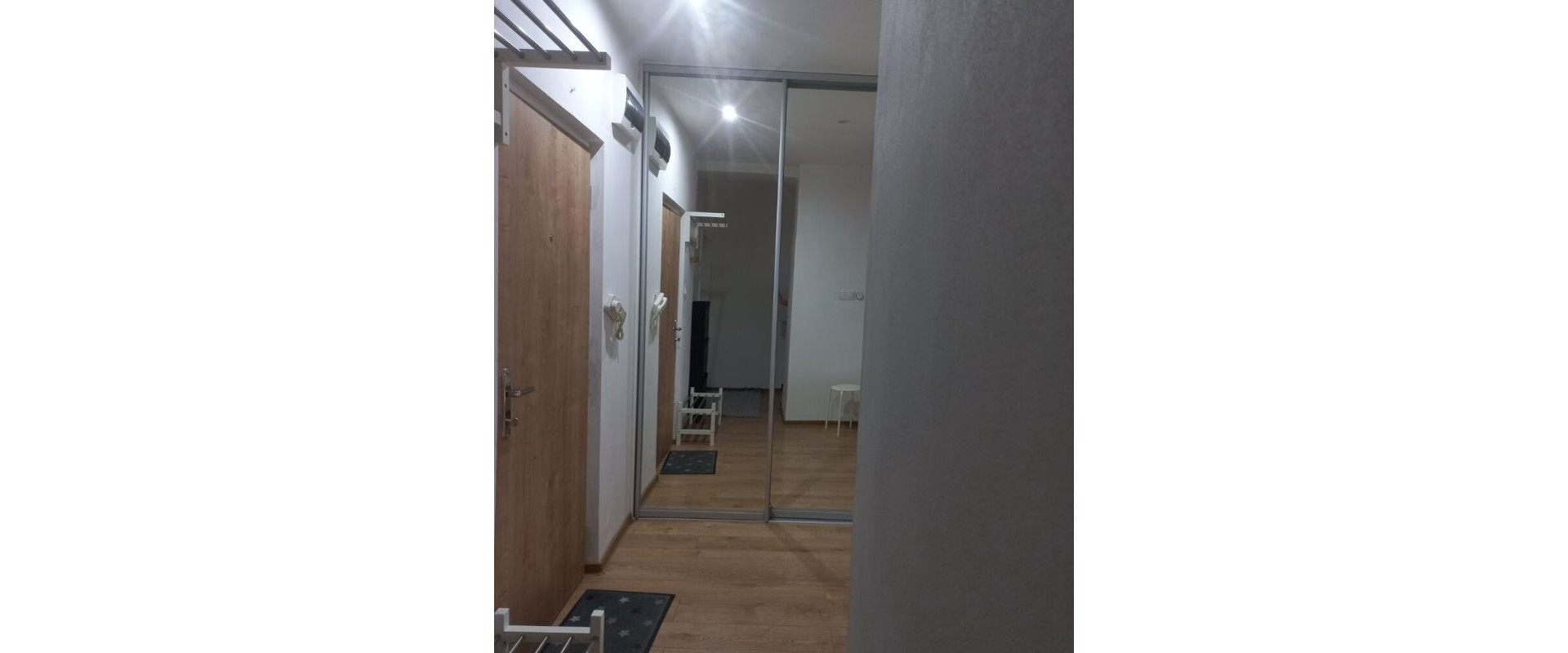Ponúkam na dlhodobý prenájom svetlý 2-izbový byt.