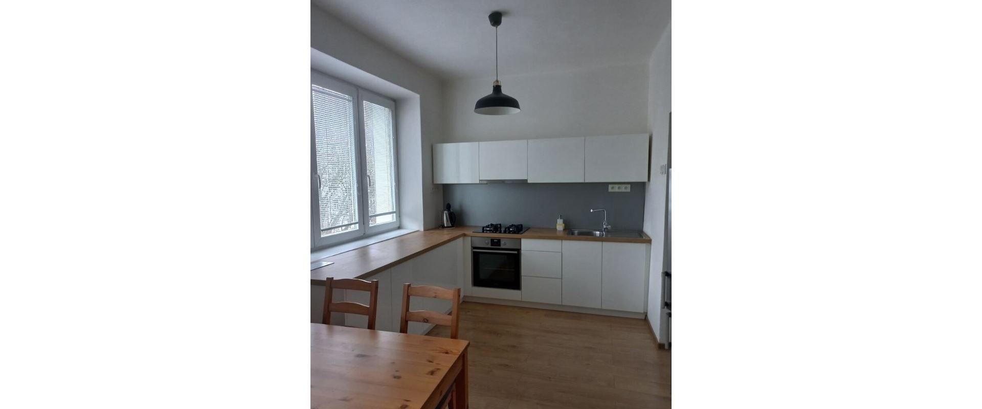 Ponúkam na dlhodobý prenájom svetlý 2-izbový byt.