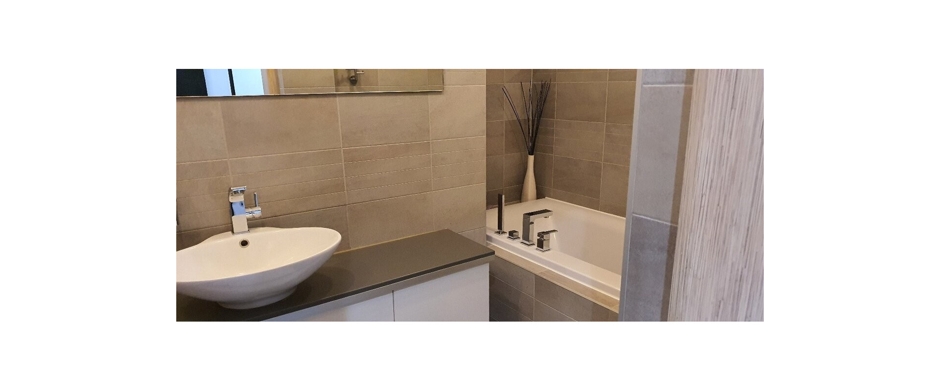 Nadštandardný, dômyselne zariadený 3-izbový byt  - PREDAJ.