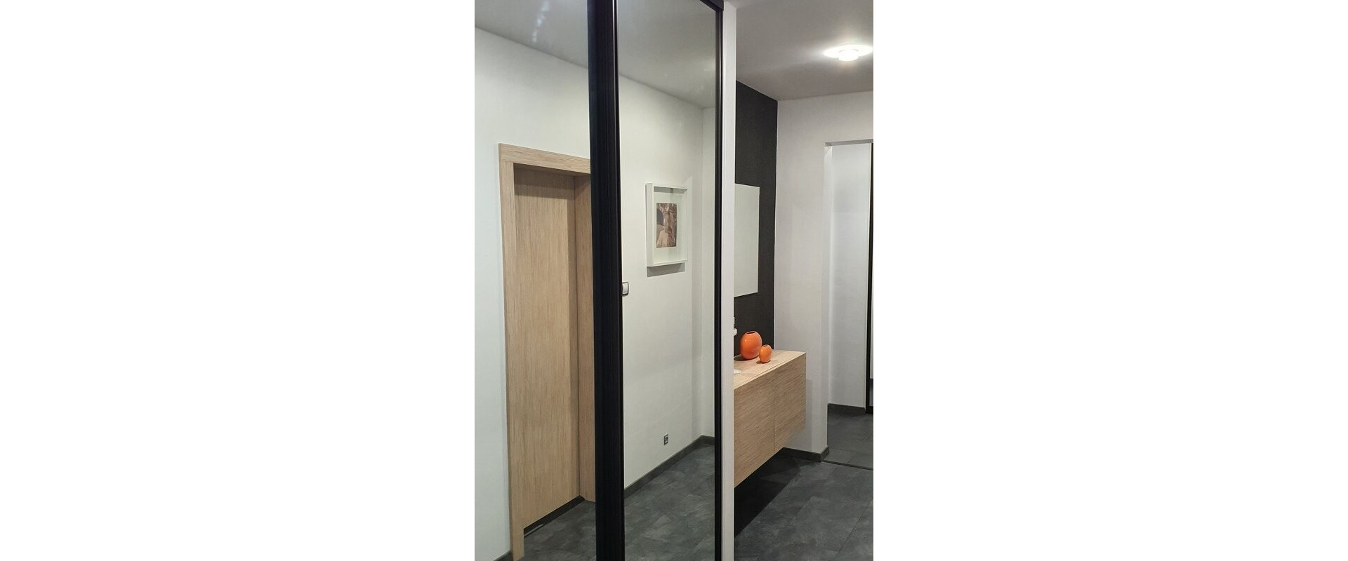 Nadštandardný, dômyselne zariadený 3-izbový byt  - PREDAJ.