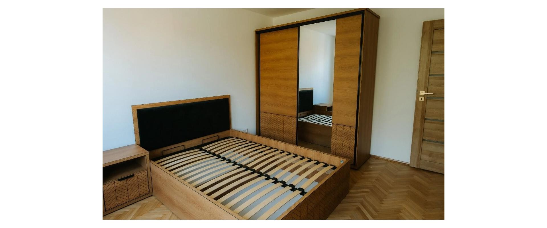 Slnečný, kompletne zrekonštruovaný 1-izbový byt na prenájom.