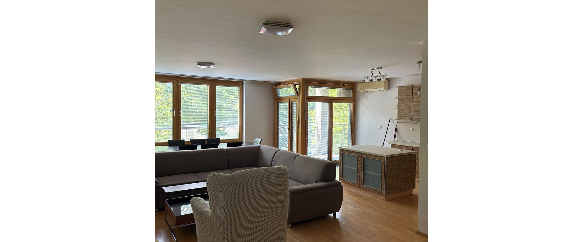 4 izbový byt 120 m2 Ružová dolina, Ružinov, 1x podzemné´parkovanie