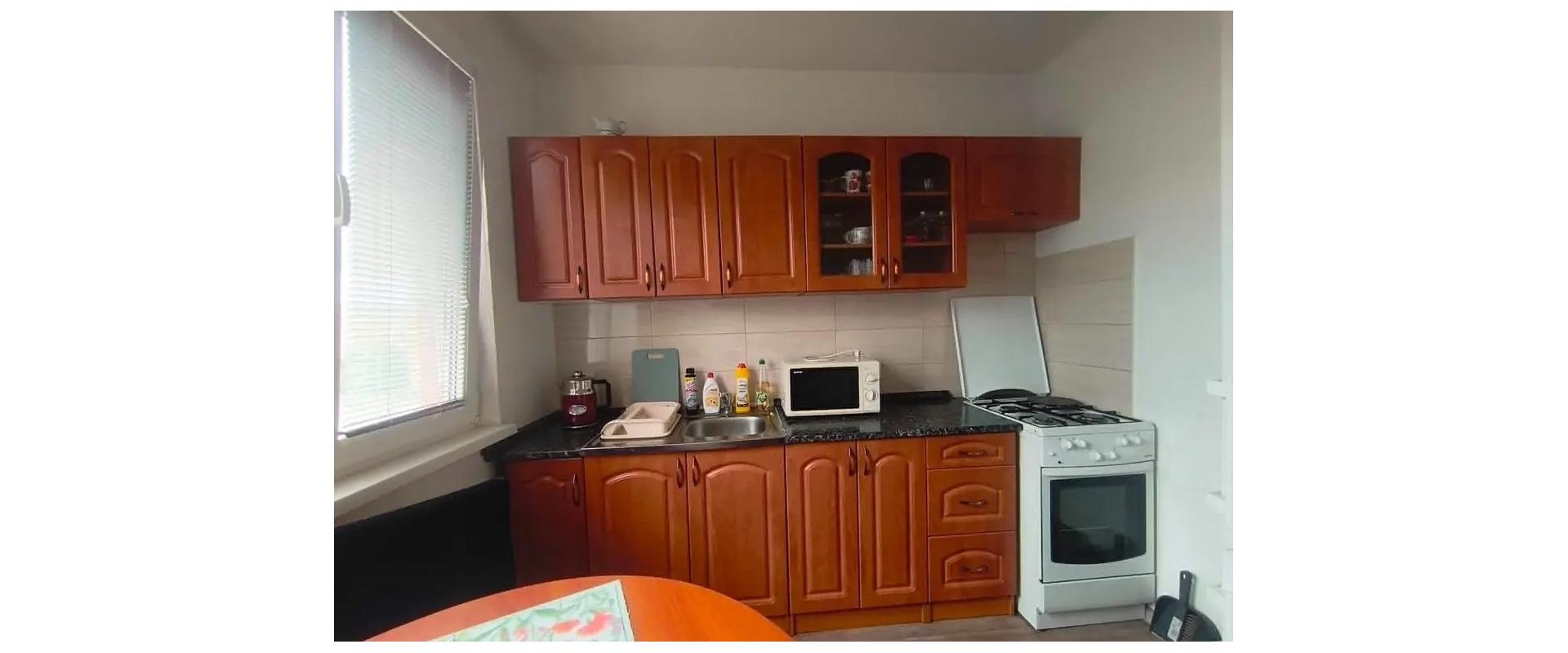 Na prenájom zariadený 2-izbový byt s balkónom