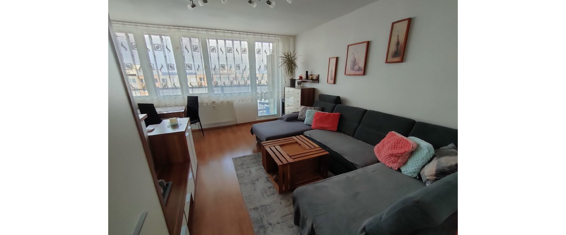 Na prenájom zariadený 3-izbový byt s loggiou -Košice, Terasa