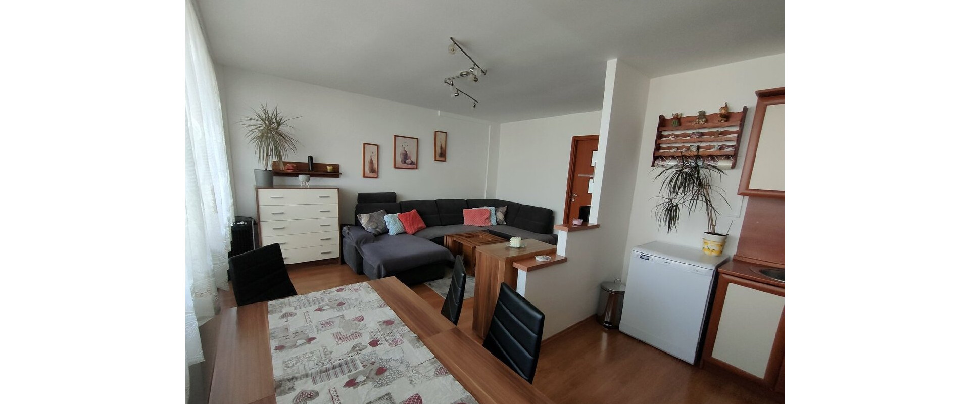 Na prenájom zariadený 3-izbový byt s loggiou -Košice, Terasa