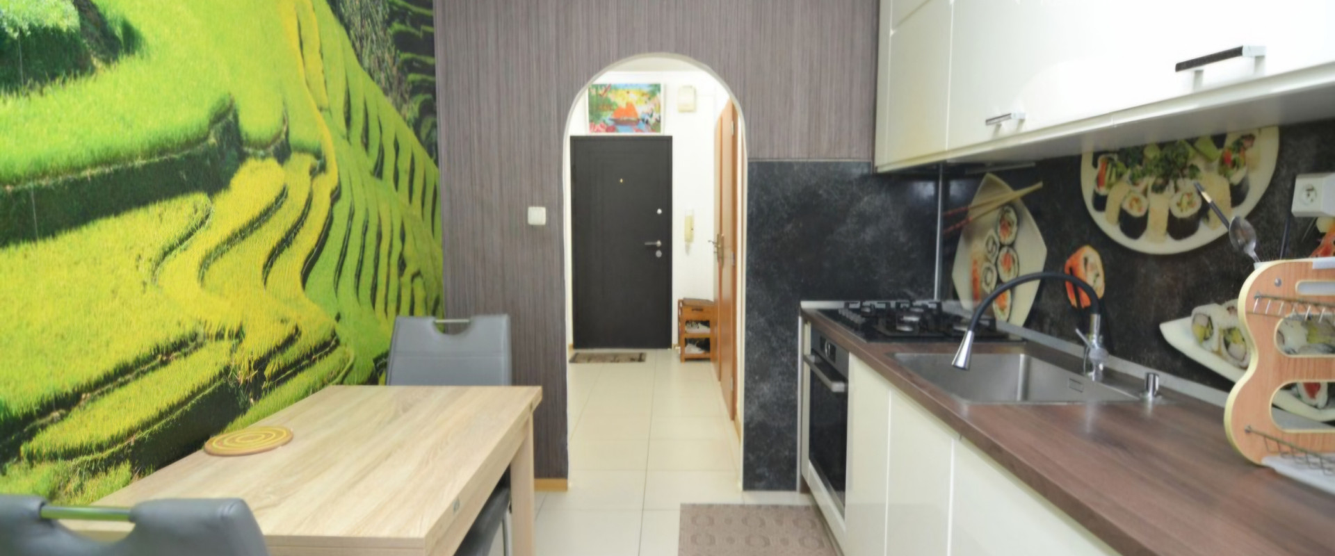Na predaj zrekonštruovaný a kompletne zariadený 3 - izbový byt  v Humennom.