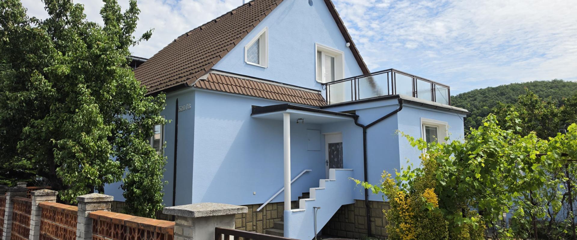 Priestranný 5-izbový dom s výťahom a veľkou záhradou