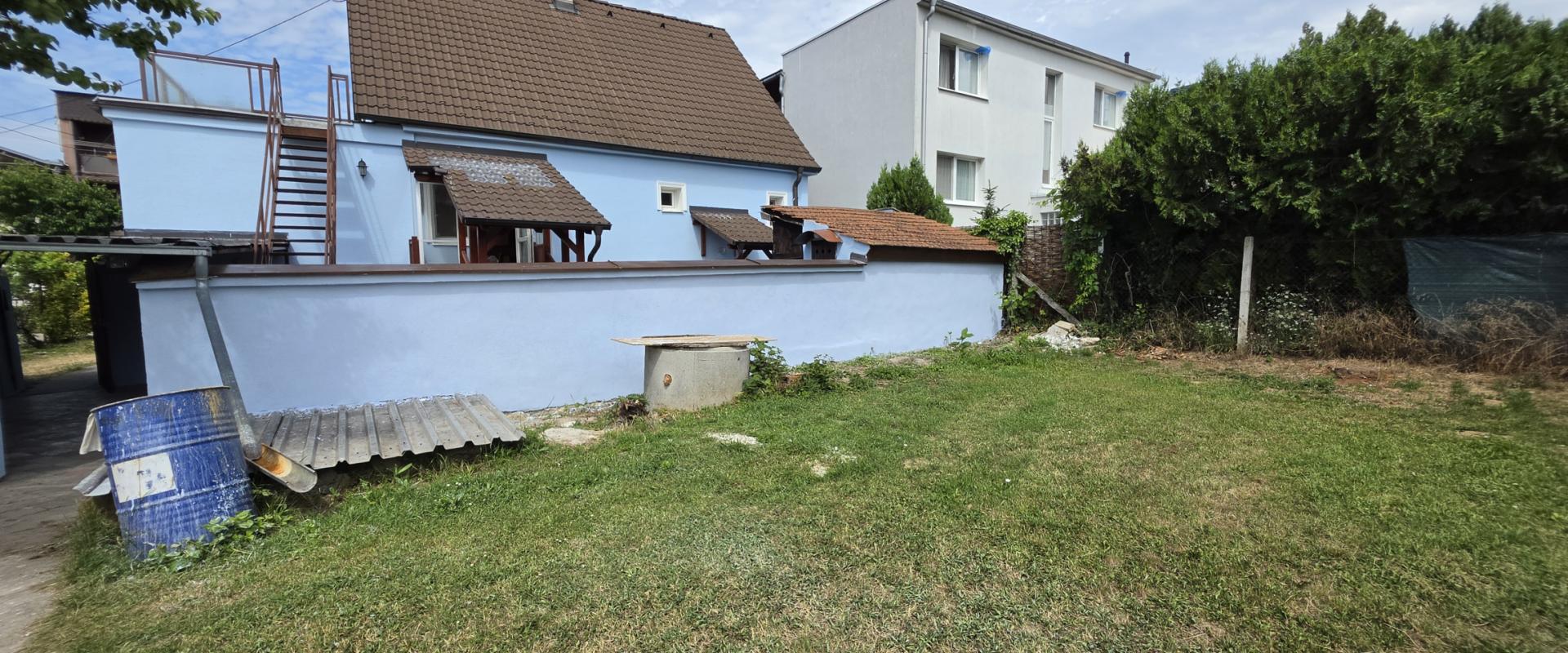 Priestranný 5-izbový dom s výťahom a veľkou záhradou