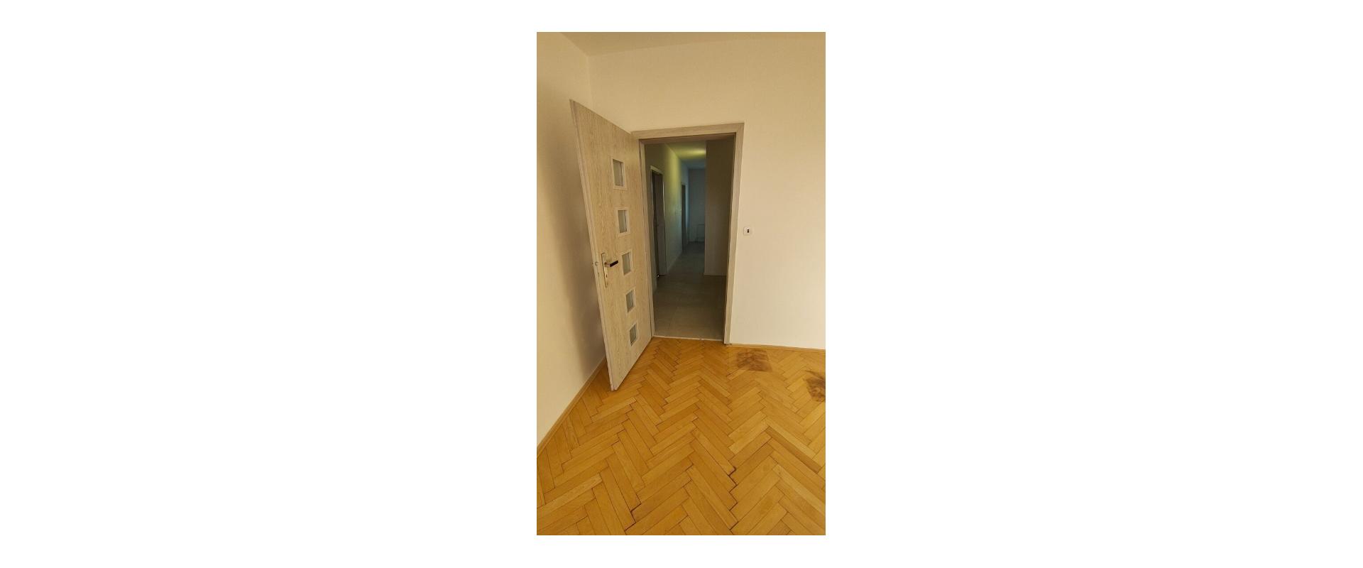 Na predaj priestranný 2-izbový byt v centre Púchova