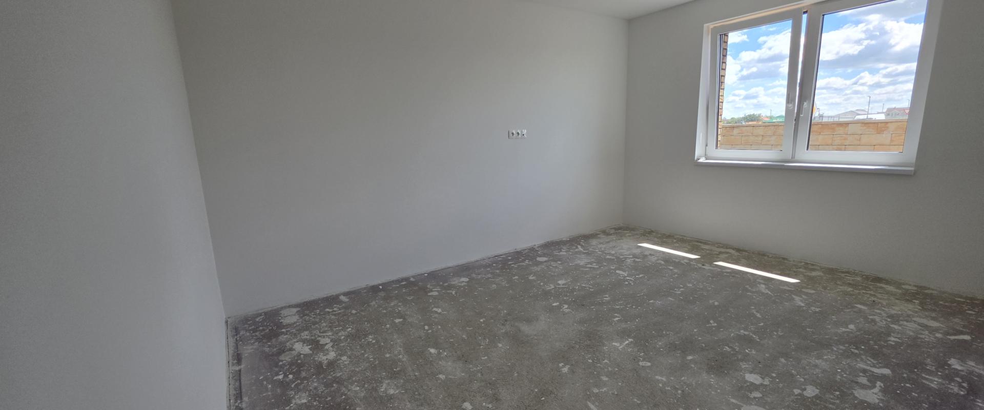 4-IZBOVÝ BUNGALOV S VEĽKOU TERASOU – LEN 5 MINÚT OD SENCA