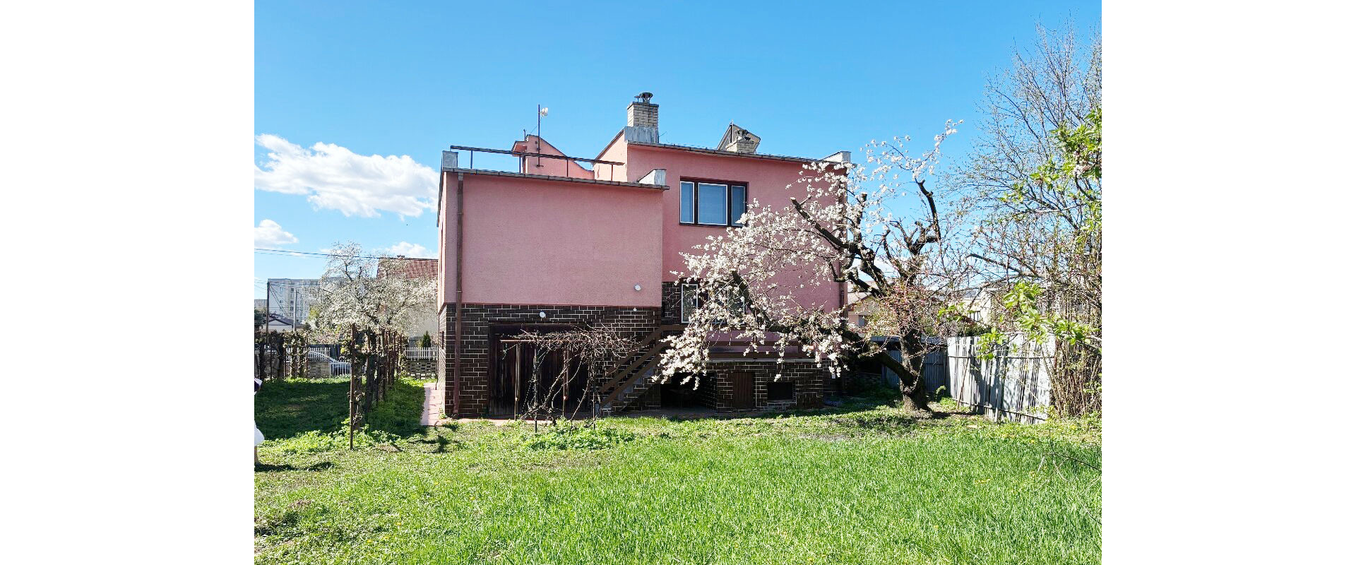 Výnimočný rodinný dom s veľkorysou záhradou – Samova ul., Michalovce