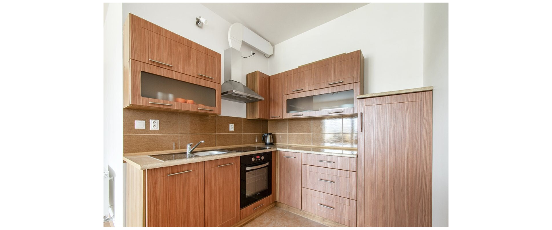 Na prenájom kompletne zariadený  2-izbový byt - 45m2.