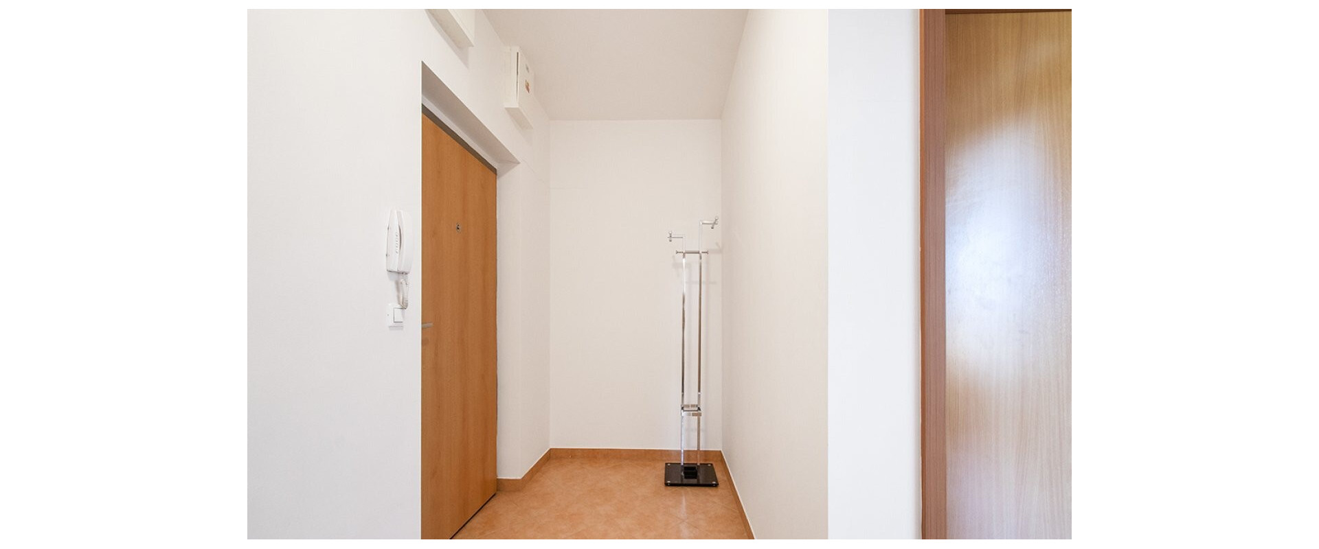 Na prenájom kompletne zariadený  2-izbový byt - 45m2.