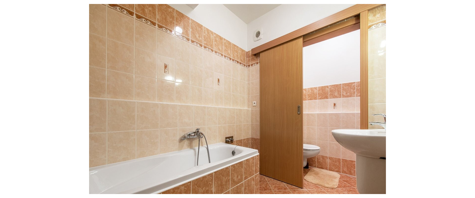 Na prenájom kompletne zariadený  2-izbový byt - 45m2.