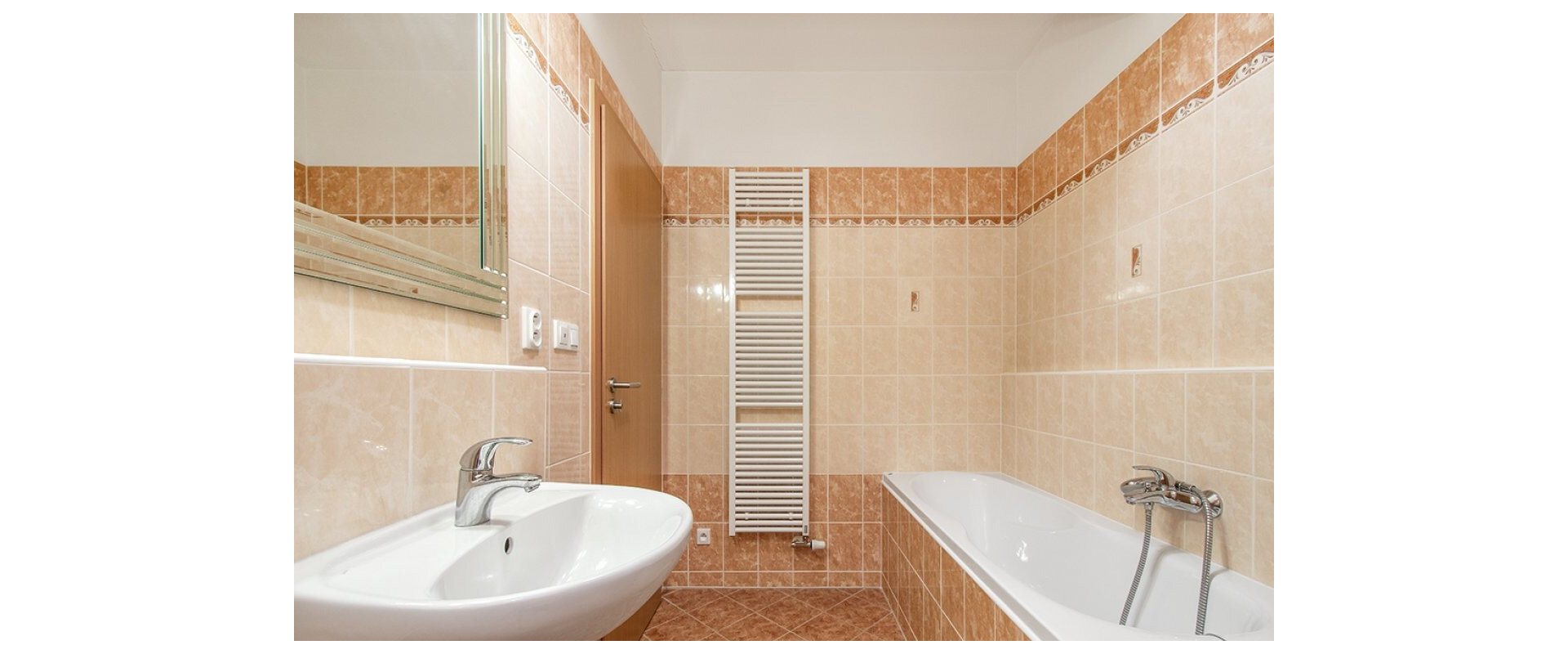 Na prenájom kompletne zariadený  2-izbový byt - 45m2.