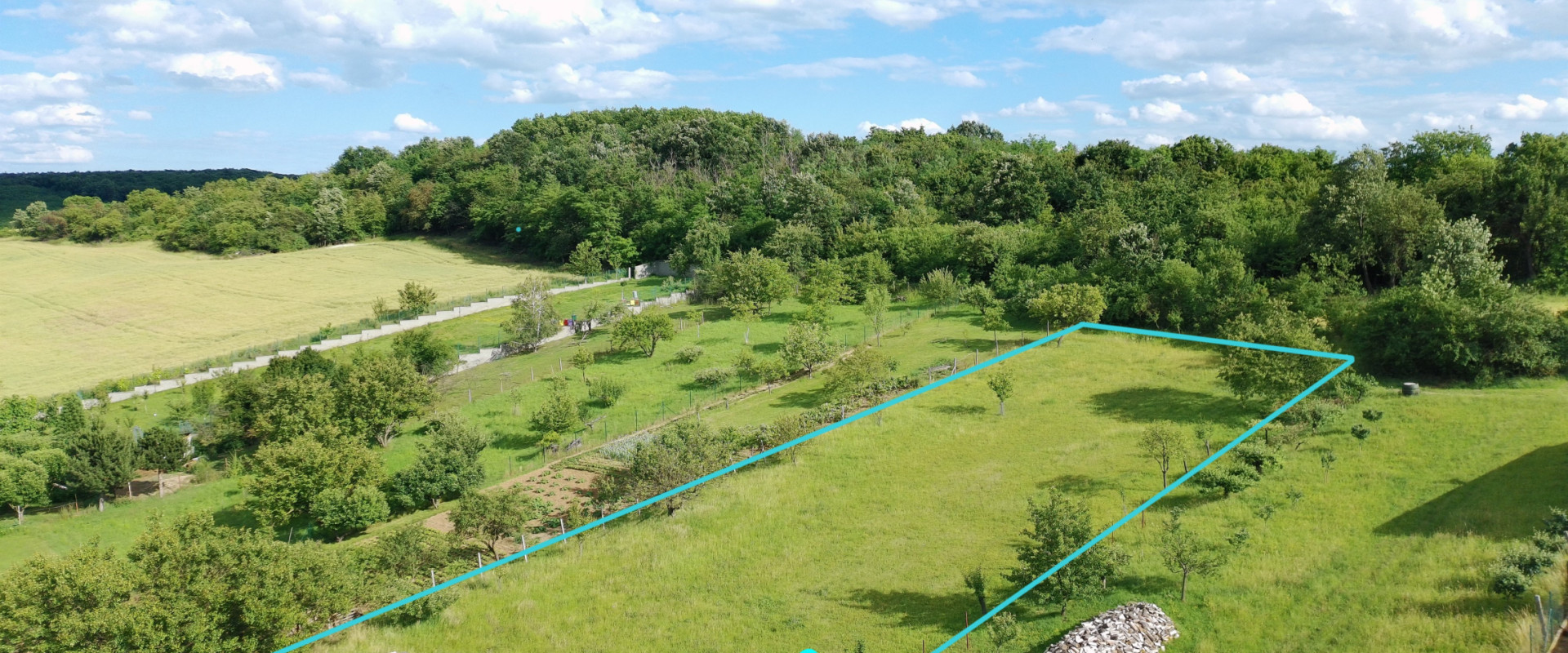 NA PREDAJ POZEMOK S VÝHĽADOM (2306 m2) - Nevidzany