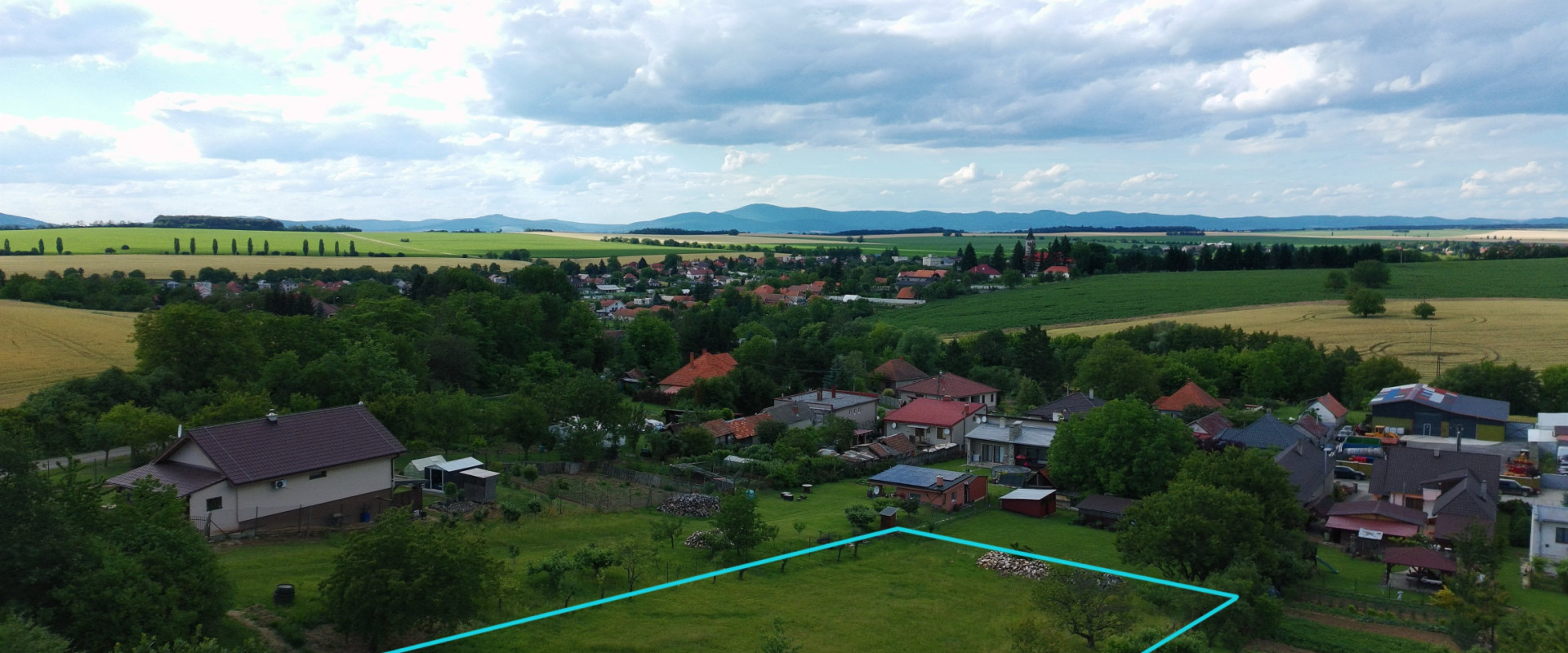 NA PREDAJ POZEMOK S VÝHĽADOM (2306 m2) - Nevidzany