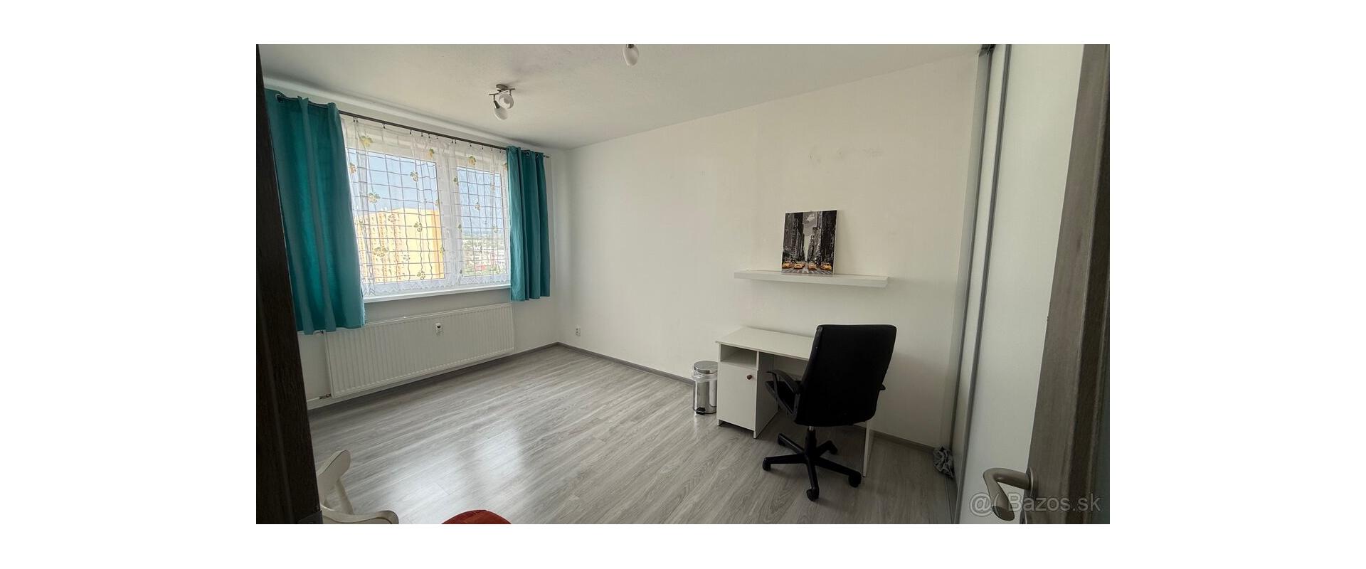 🏡 Na prenájom priestranný 3-izbový byt – Vazecka 12