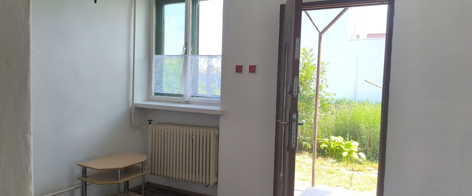 PREDANÉ! Dom  za dobrú cenu v obci BAKA/40 km od Bratislavy