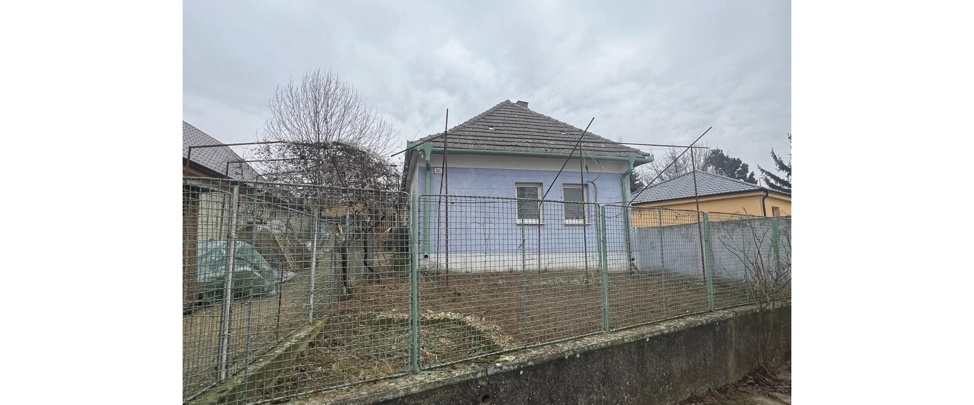 RODINNÝ DOM S POZEMKOM 2034 m2 SASINKOVO