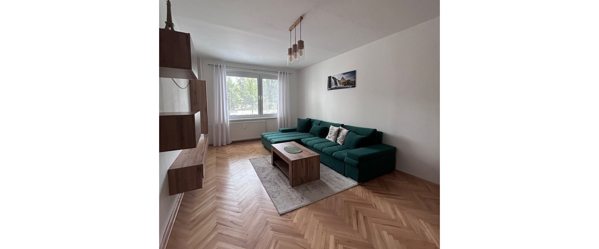 Na prenájom veľmi vkusne a  moderne zariadený 3-izbový byt.