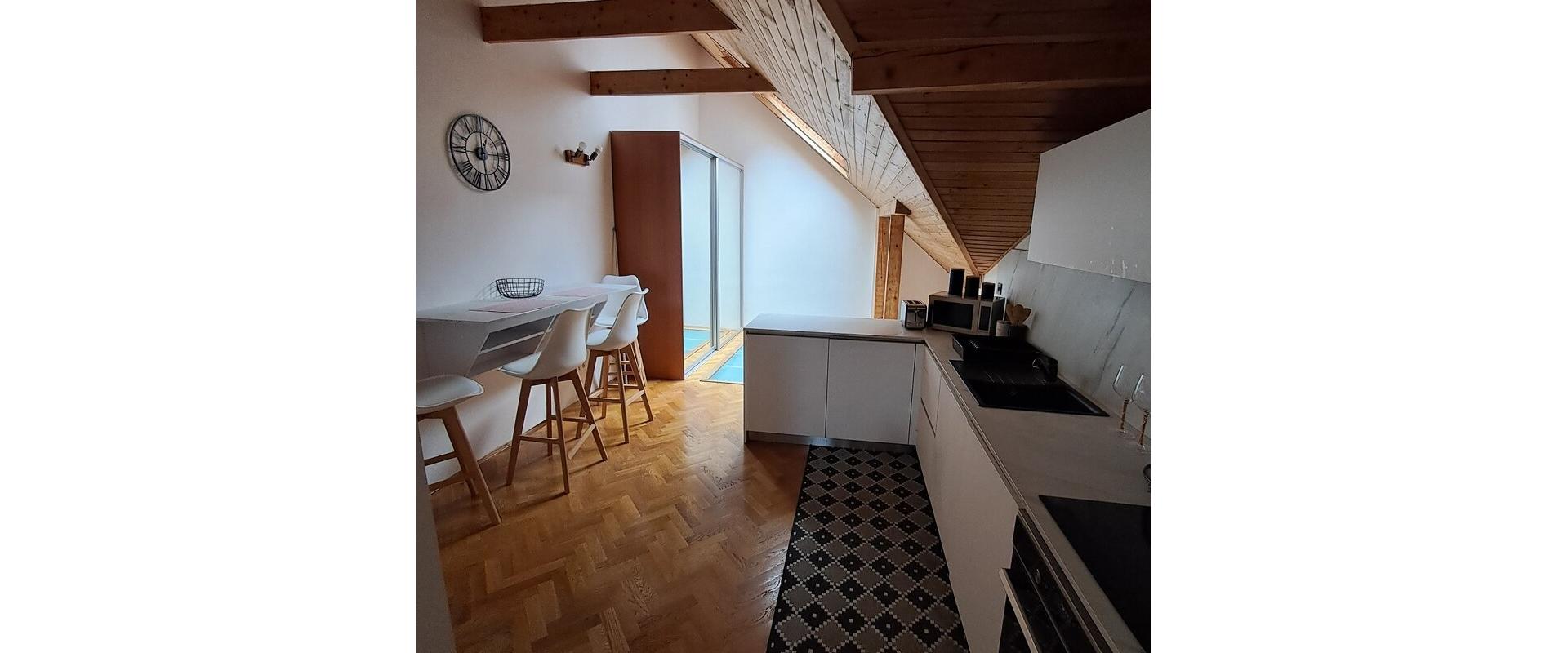 Prenájom 3-izbového bytu na Hlavnej ulici s parkovanim