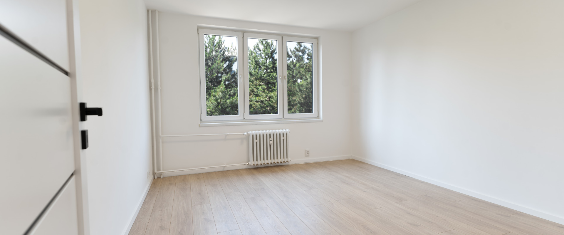 Menší kompletne zrekonštruovaný 3i byt + balkón + pivnica | Výhľad na zeleň zo všetkých izieb