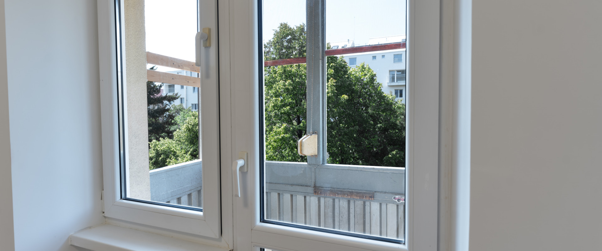 Menší kompletne zrekonštruovaný 3i byt + balkón + pivnica | Výhľad na zeleň zo všetkých izieb