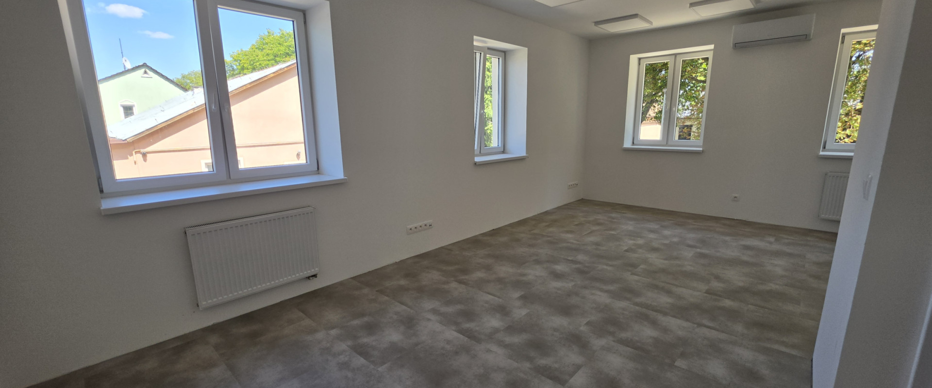 Luxusný kancelársky priestor 37 m² v centre Hlohovca
