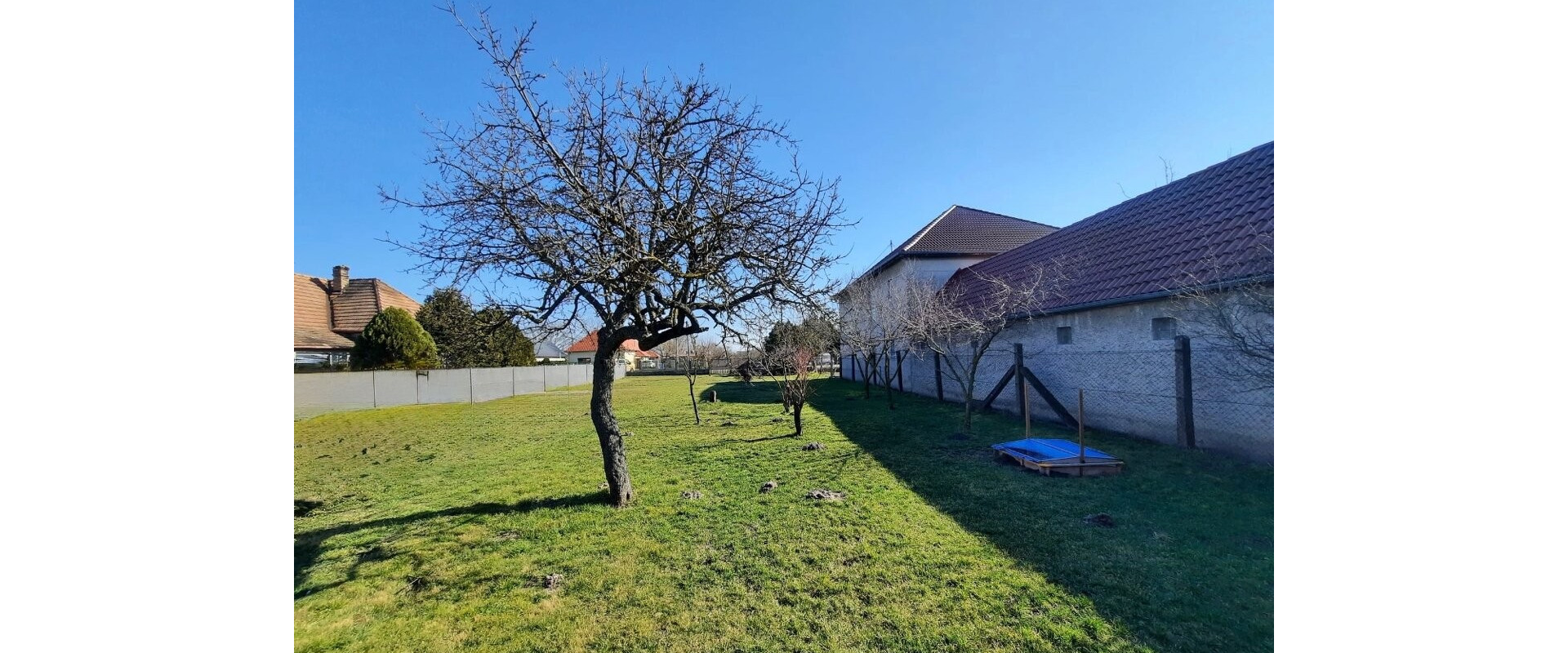 Exkluzívny stavebný pozemok (801 m²)