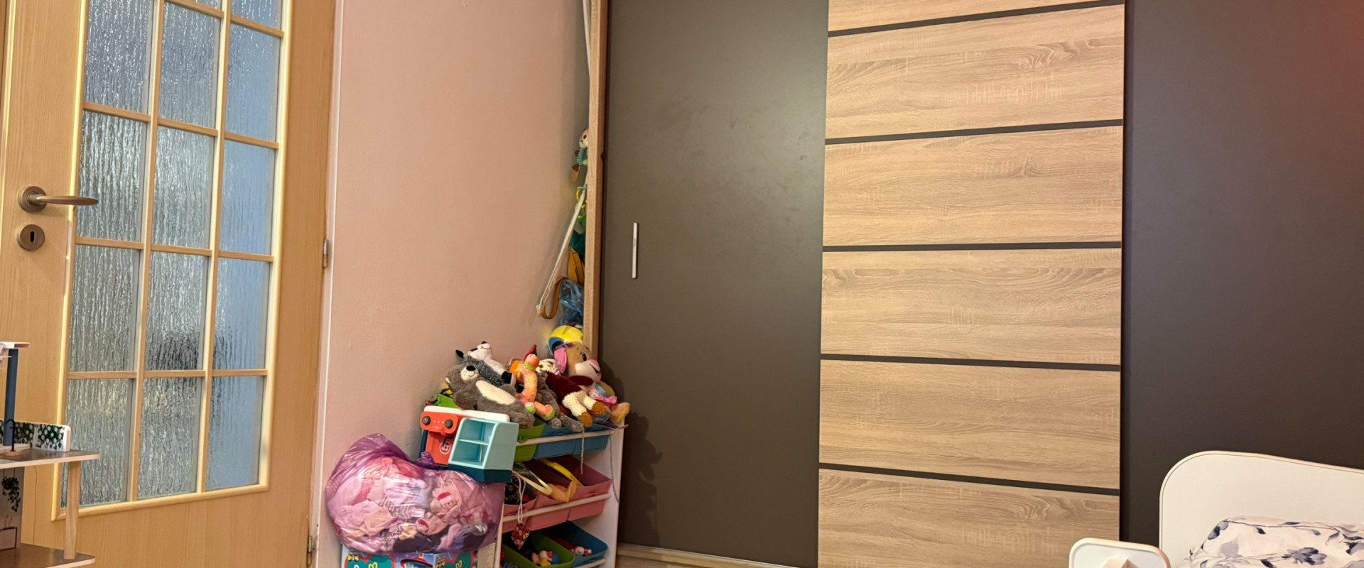 Na predaj priestranný 2-izbový byt – Levice