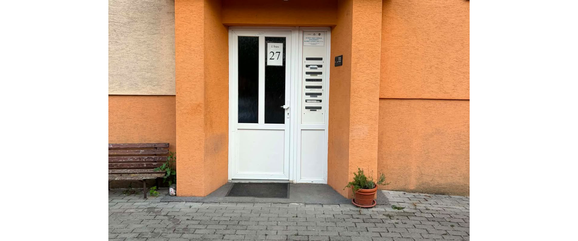 Na predaj priestranný 2-izbový byt – Levice